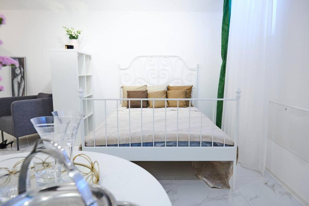 White Bliss Hideaway Apartment Любляна Екстериор снимка