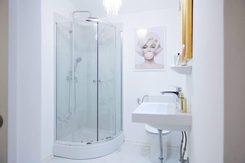 White Bliss Hideaway Apartment Любляна Екстериор снимка
