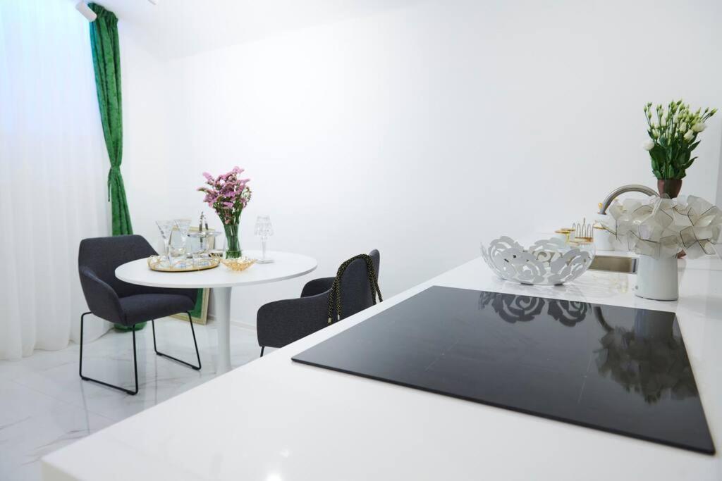 White Bliss Hideaway Apartment Любляна Екстериор снимка
