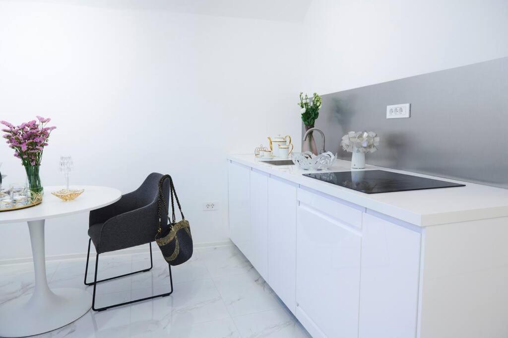 White Bliss Hideaway Apartment Любляна Екстериор снимка